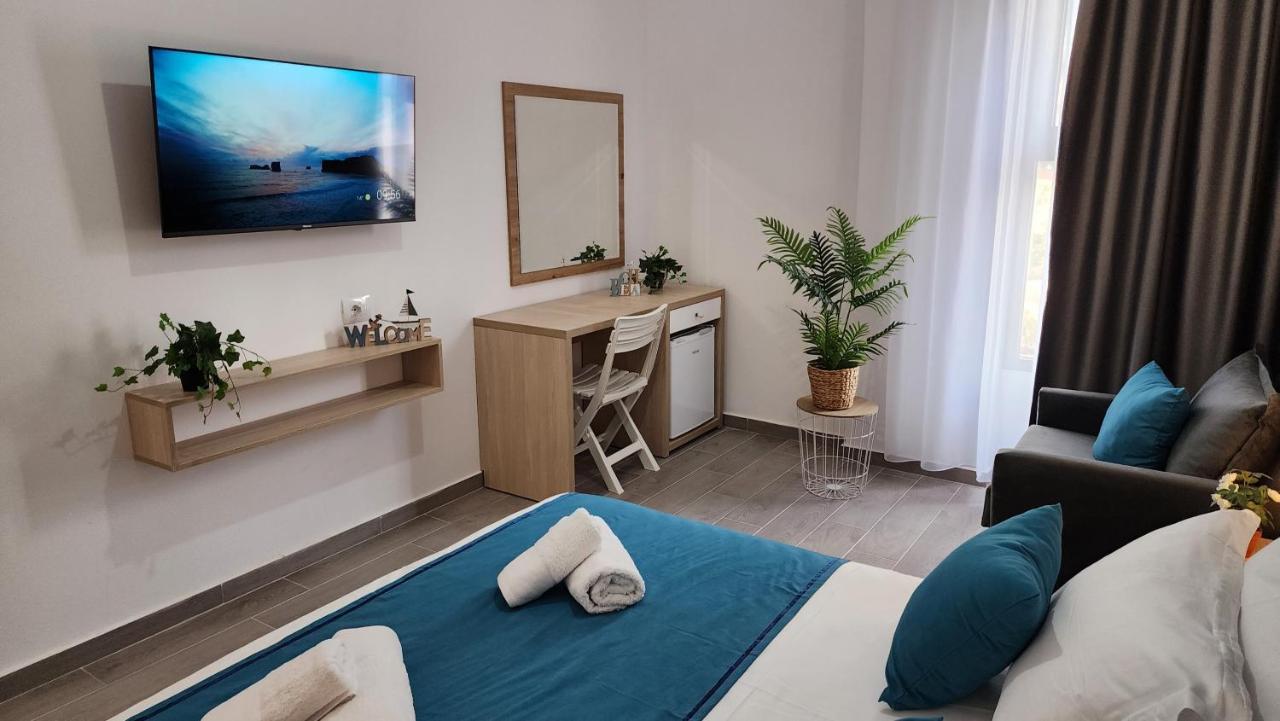 Solar Rooms And Apartments Himare Exterior photo