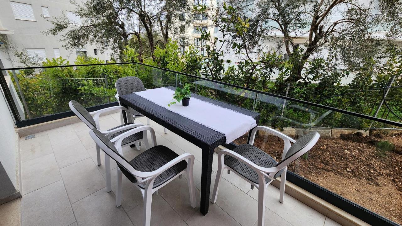 Solar Rooms And Apartments Himare Exterior photo