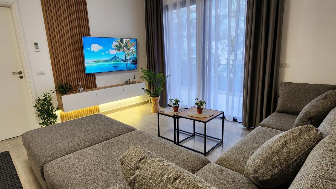 Solar Rooms And Apartments Himare Exterior photo