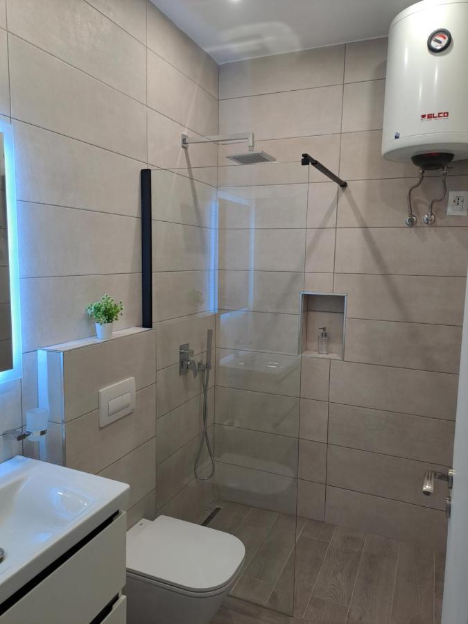 Solar Rooms And Apartments Himare Exterior photo